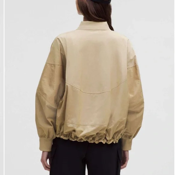 NWT Lululemon Lightweight Hem-Cinch Bomber Jacket Size XS - Picture 2 of 10